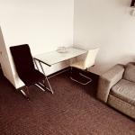 Apartament cu balcon, cu vedere la strada