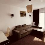 Apartament cu balcon, cu vedere la strada